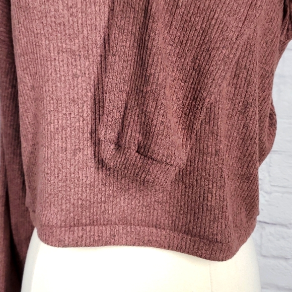 Sydne Summer Crop Lightweight Sweater - Picture 5 of 12